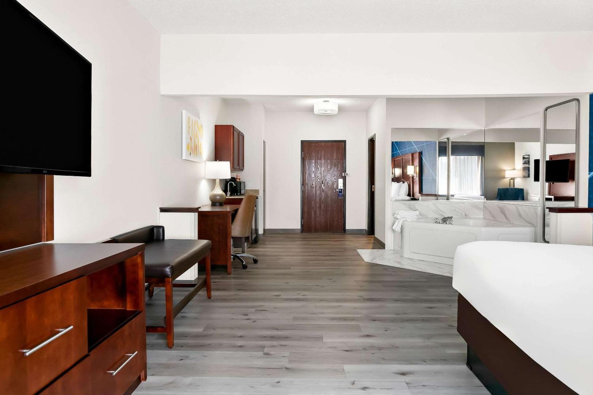 Comfort Suites Southfield-Detroit Extérieur photo