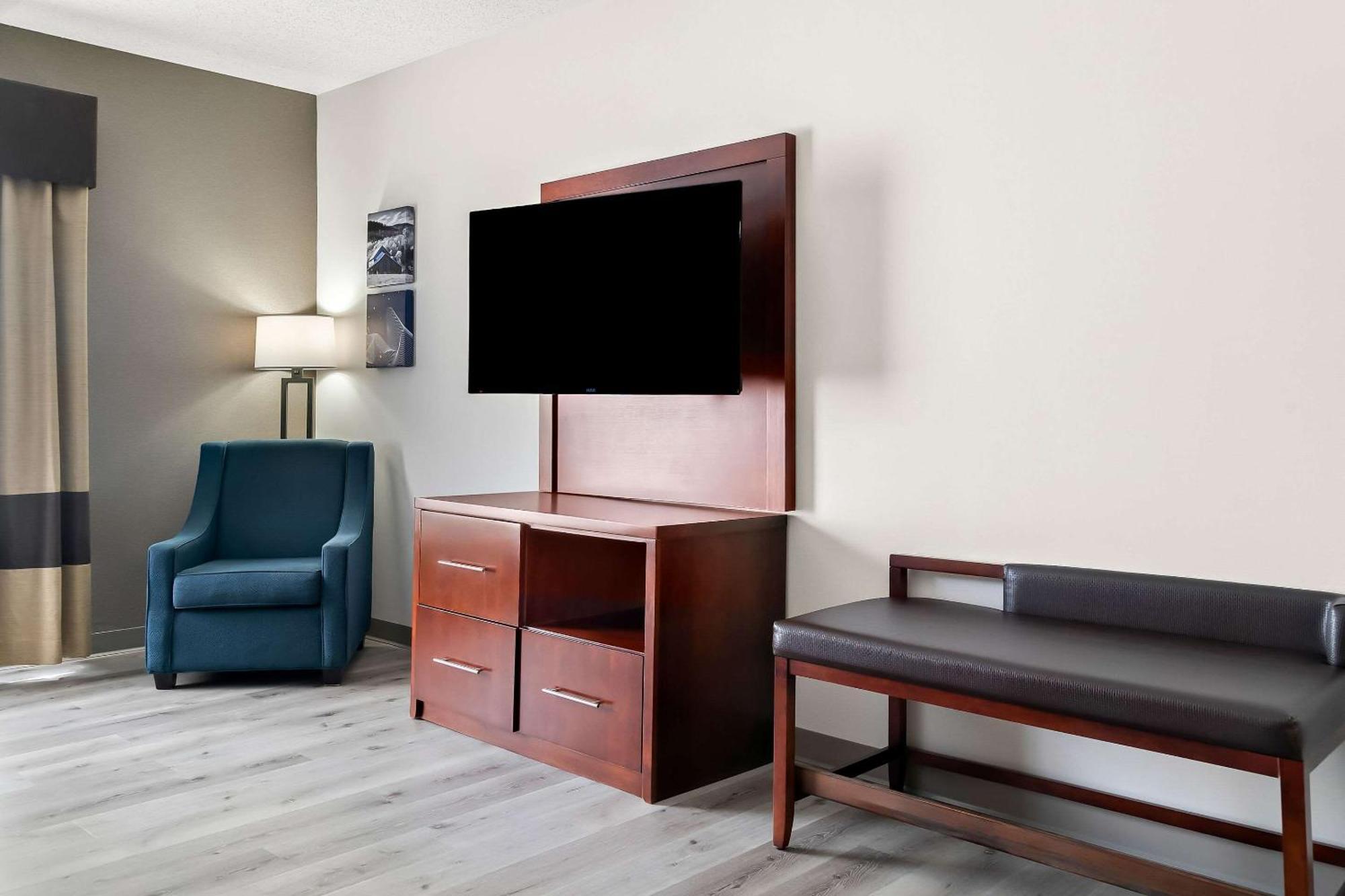 Comfort Suites Southfield-Detroit Extérieur photo